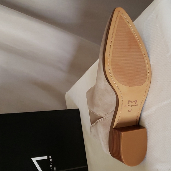 EUC Marc Fisher Yale Chelsea Boot size 8 M - Picture 8 of 16